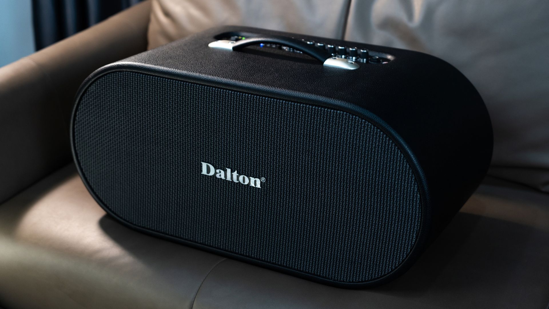 Dalton DS-208XPro — right comparison image