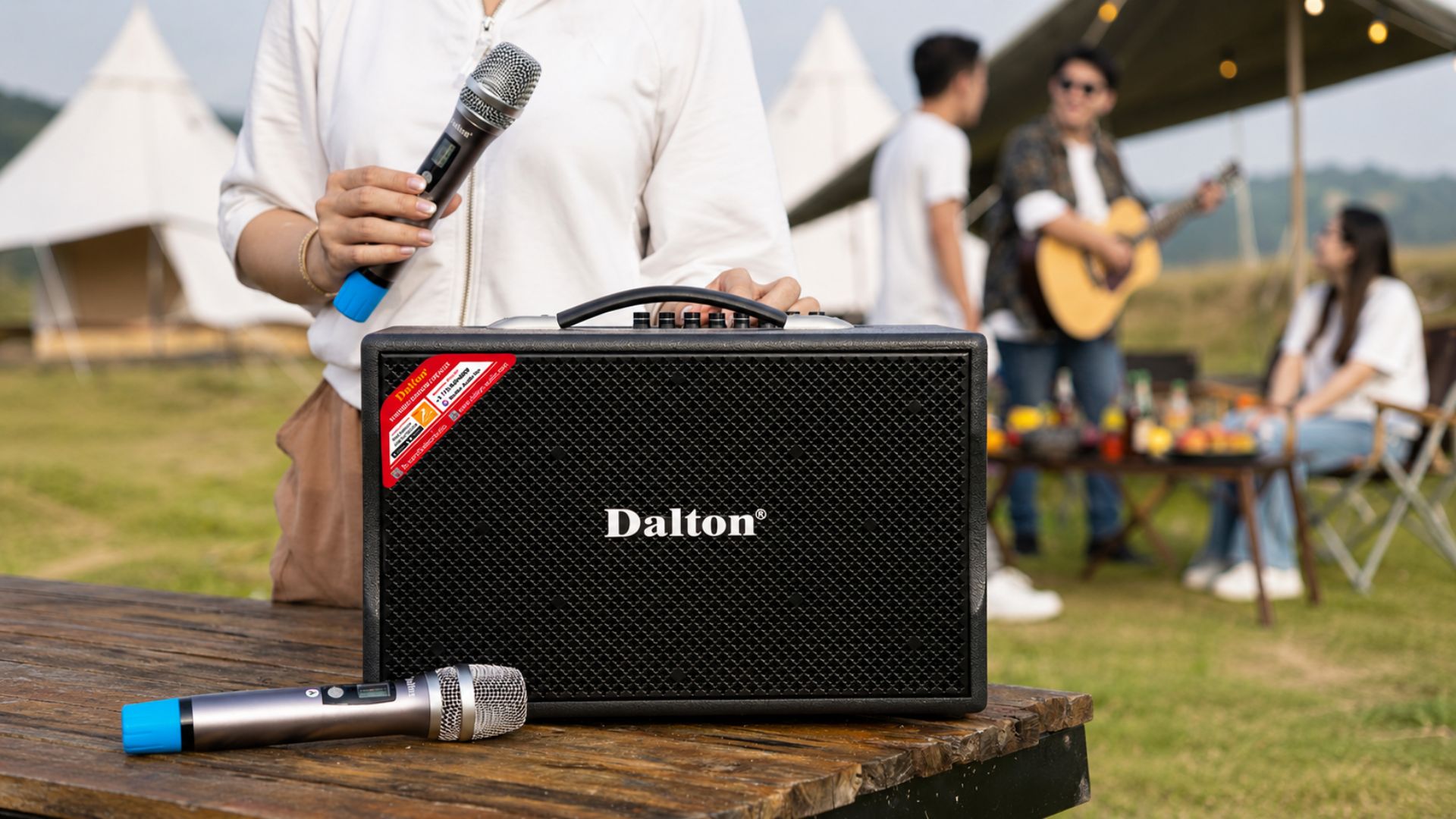Dalton wireless microphone